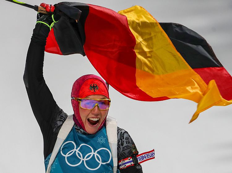 Pyeongchang, 12. Februar 2018: Laura Dahlmeier aus Deutschland jubelt im Ziel über ihre zweite Goldmedaille bei den Olympischen Winterspielen.