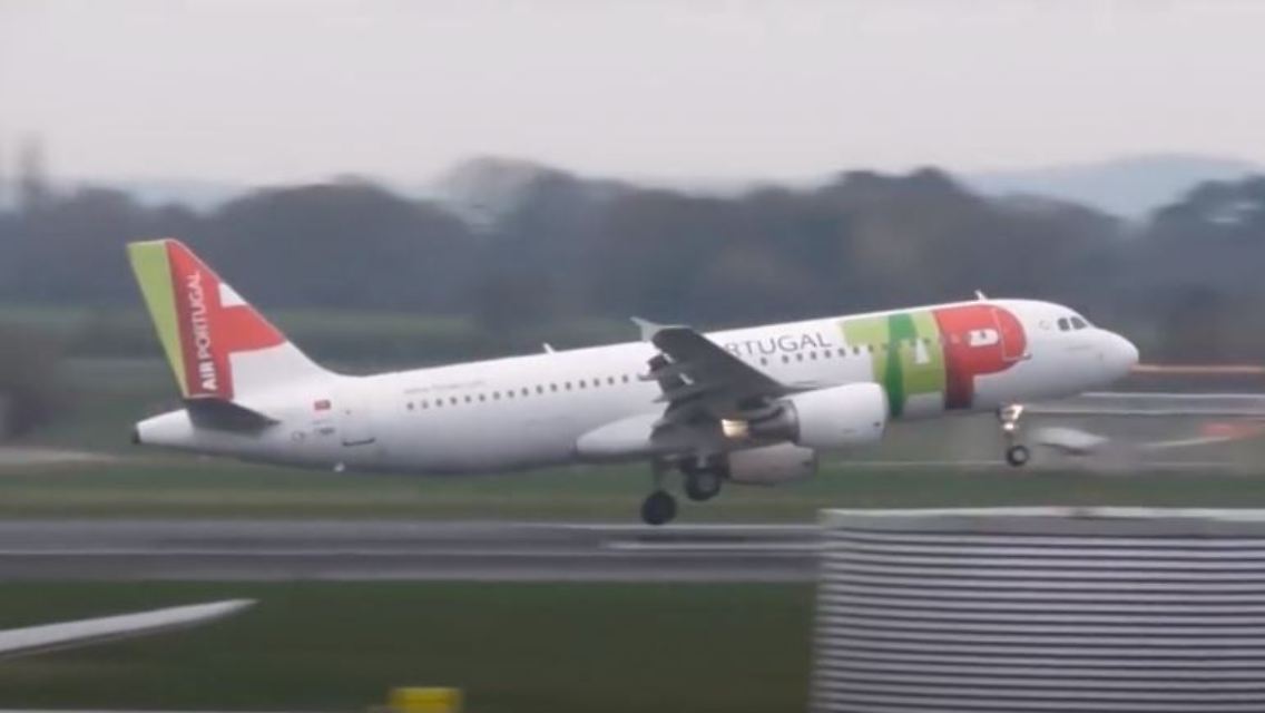 flugzeug.JPG