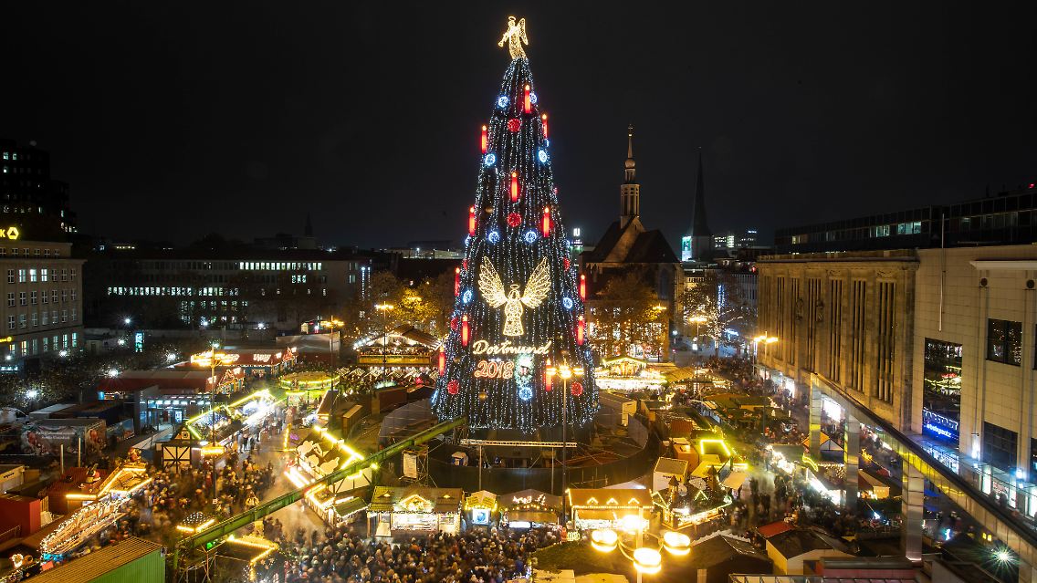 Der größte Weihnachtsbaum der Welt? Der steht Dortmund zufolge in Dortmund.