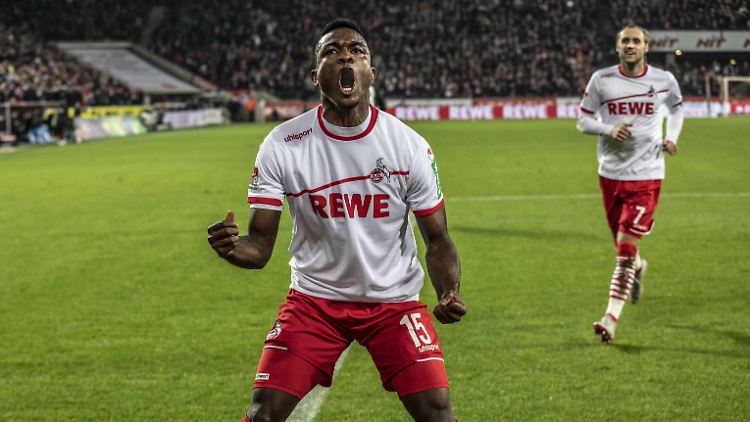 Kölns Jhon Cordoba jubelt über seinen Führungstreffer.