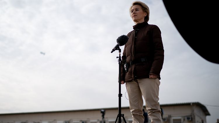 "Wir sind noch lange nicht am Ziel", sagte von der Leyen in Afghanistan vor deutschen Soldaten.