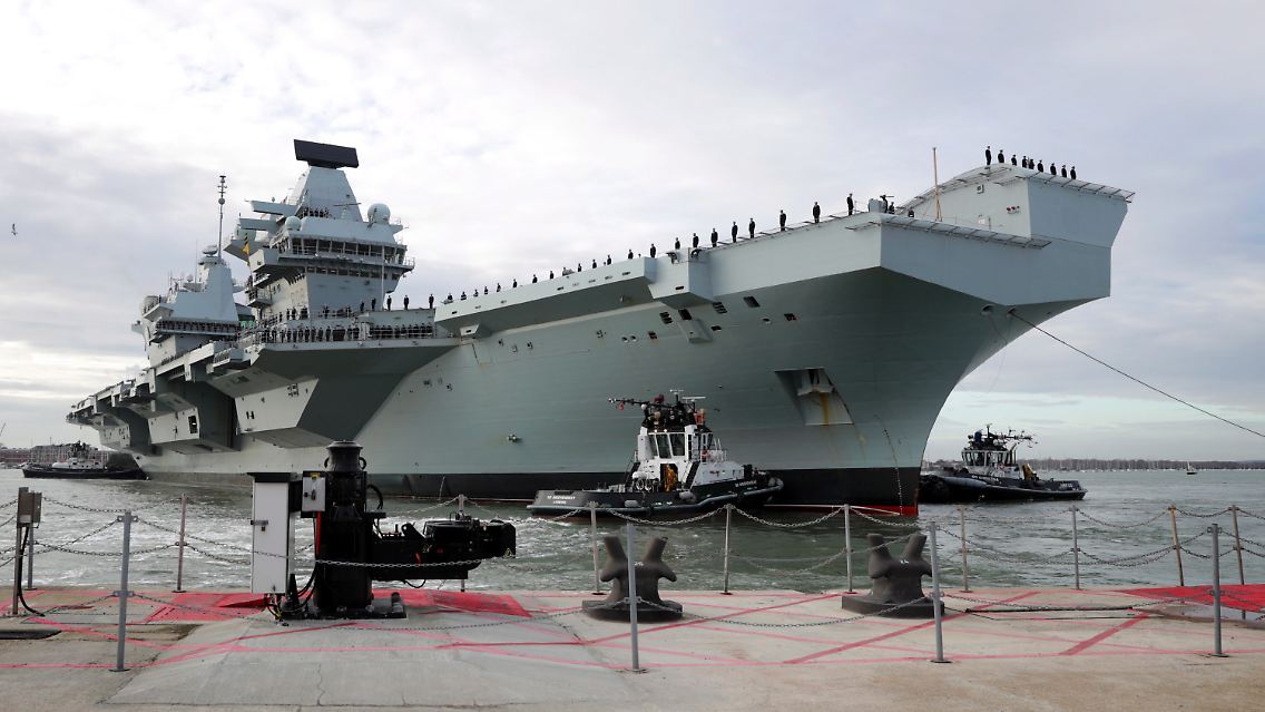 Ende 2018 kehrt der derzeit modernste Flugzeugträger der Welt nach einer mehrmonatigen Erprobungsfahrt für weitere Arbeiten in seinen Heimathafen Portsmouth zurück.