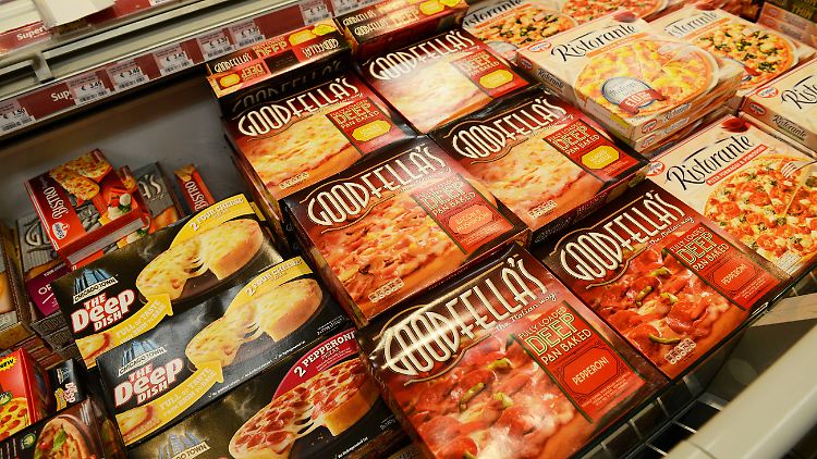 Die Fertigpizza soll mit weniger Zucker und Salz auskommen.