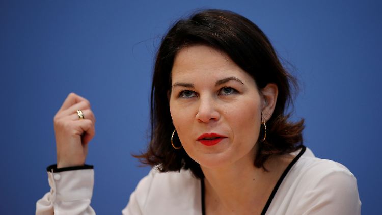 Annalena Baerbock fordert 400 Millionen Euro mehr Mittel für die Justiz.