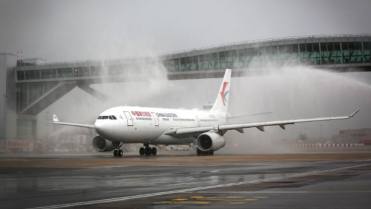 Ausgerechnet in der trubeligen Vorweihnachtszeit ging in London-Gatwick gar nichts mehr.