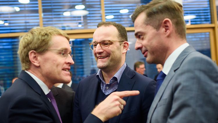 Schleswig-Holsteins Ministerpräsident Daniel Günther, Gesundheitsminister Jens Spahn und Mike Mohring (v.l.) in der Berliner CDU-Zentrale.