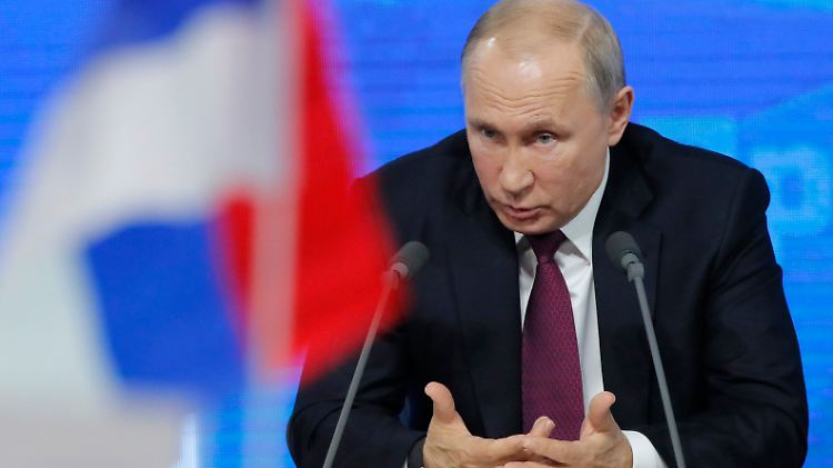 "Wir haben dem IS in Syrien ernsthafte Schläge versetzt", sagt Wladimir Putin.