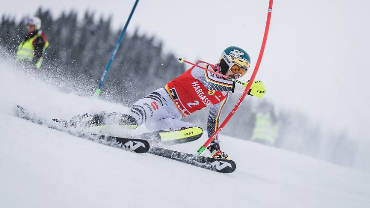 Felix Neureuther hat im zweiten Lauf des Weltcup-Slaloms in Saalbach-Hinterglemm gepatzt.