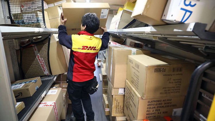 In diesen Tagen "ersaufen" Mitarbeiter in der Paketflut.