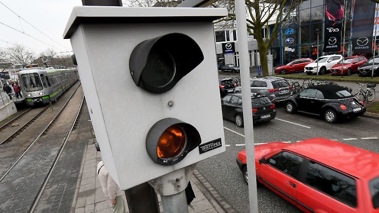 Vor allem stark befahrene Straßen werden in Großstädten gerne mit einem Blitzer bedacht.