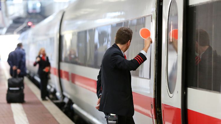 Manche Passagiere lassen ihren Frust an Zugbegleitern aus.