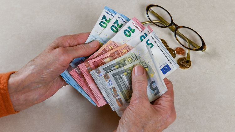 Ältere Menschen mit geringer Rente sollen im kommenden Jahr einen Zuschlag erhalten.