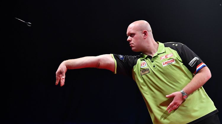 Michael van Gerwen startete als Favorit in das Match und wurde seiner Rolle dann auch gerecht.