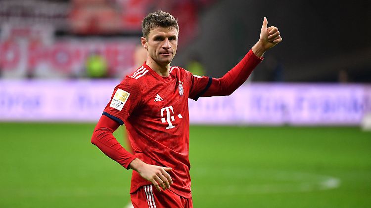 Bayerns Thomas Müller findet Gefallen an der aktuellen Situation: "Natürlich macht es Spaß, wieder in Schlagdistanz zu sein. Unsere Aufgabe ist es, uns gut vorzubereiten und den Druck permanent hoch zu halten."