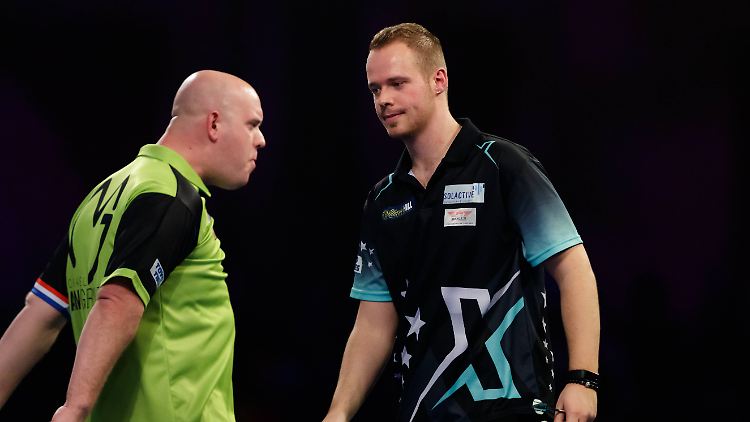 Michael van Gerwen zeigte Max Hopp am Darts-Board die Grenzen auf - und fand danach deutliche Worte für das Spiel seines deutschen Gegners.