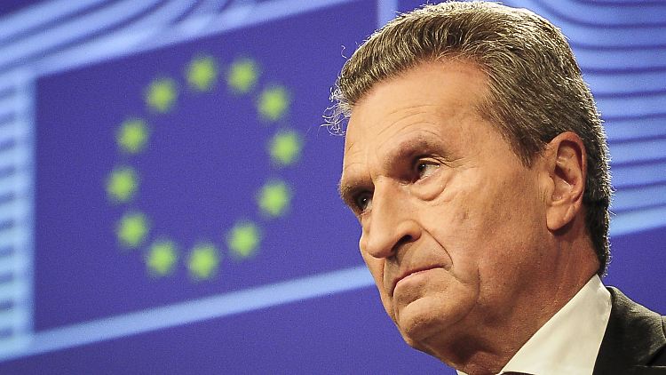EU-Haushaltskommissar Günther Oettinger warnt vor neuen Kosten für Deutschland, sollte es zu einem ungeordneten Austritt Großbritanniens aus der EU kommen.