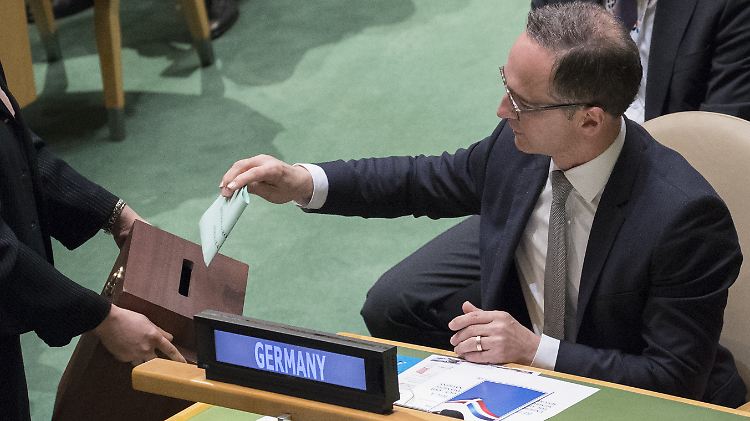 Außenminister Heiko Maas gibt im Juni 2018 bei einer Abstimmung im UN-Sicherheitsrat seine Stimme ab. 