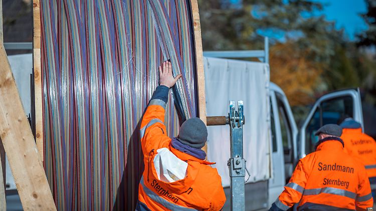 4,4 Milliarden Euro sind für den Breitbandausbau eingeplant, doch erst 100 Millionen Euro wurden bislang genutzt.