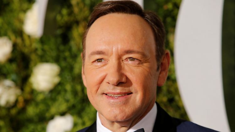 Kevin Spacey weist alle Anschuldigungen zurück.