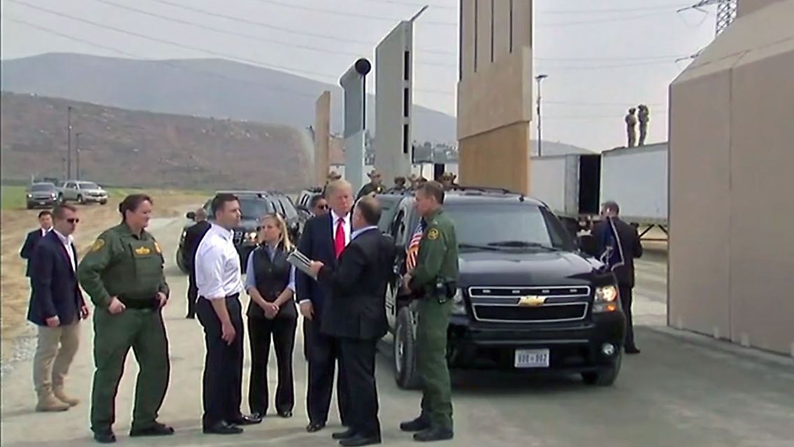 TrumpMauer.jpg