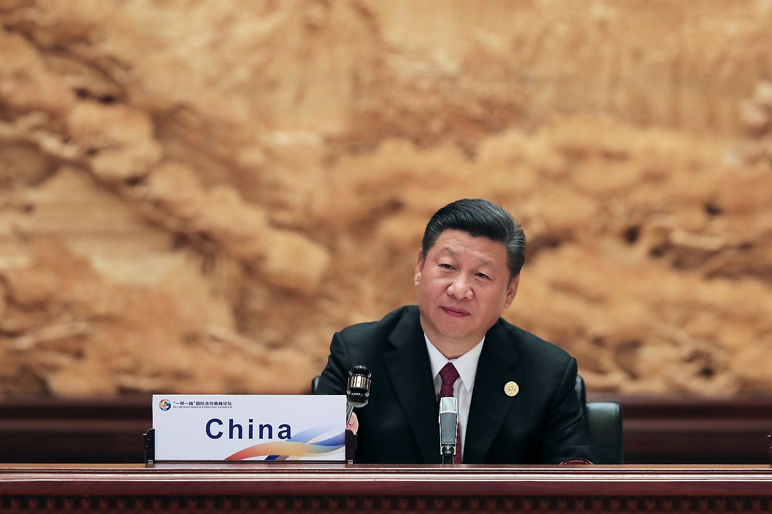 Es ist seine größte Mission und eine Lebensaufgabe zugleich: Chinas Präsident Xi Jinping will Asien, Europa und Afrika in den kommenden Jahrzehnten durch einen Gürtel von Infrastrukturprojekten miteinander verbinden und so einen neuen boomenden Wirtschaftsraum schaffen. 