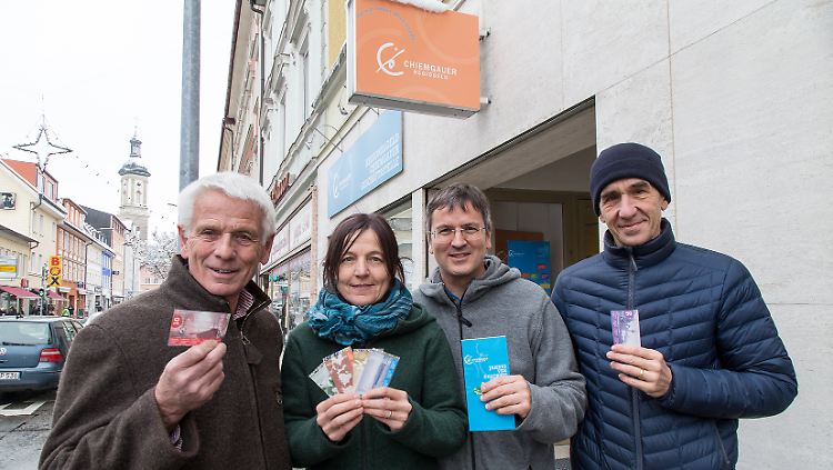 Der Vorstand des Chiemgauer e.V., von links nach rechts: Karl Schönberger, Elke Boehringer, Christophe Levannier, Stefan Schütz