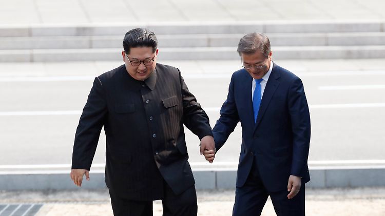 Kim und Moon beim Treffen im April in Panmunjom.