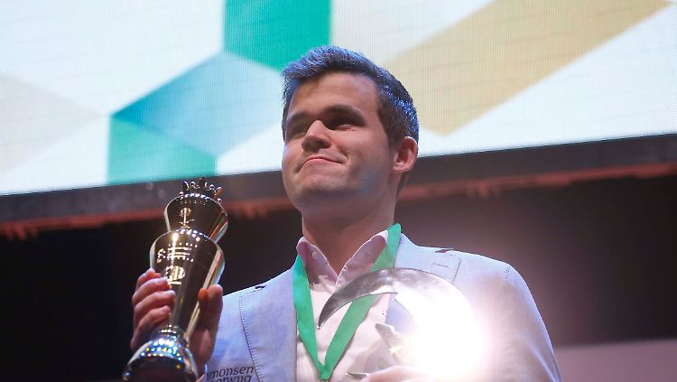 Carlsen sicherte sich seinen zweiten WM-Titel im laufenden Jahr.