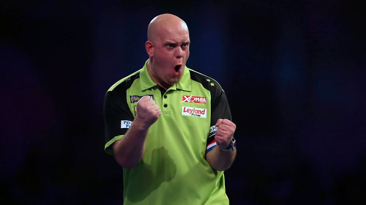 Michael van Gerwen freut sich über seinen Einzug ins Finale.