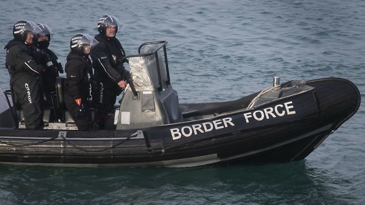 Patrouillen wie diese sollen Flüchtlinge in kleinen Booten aufgreifen.