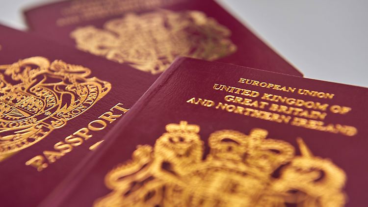 Fast 100.000 Menschen aus Großbritannien haben im vergangenen Jahr einen irischen Pass beantragt.