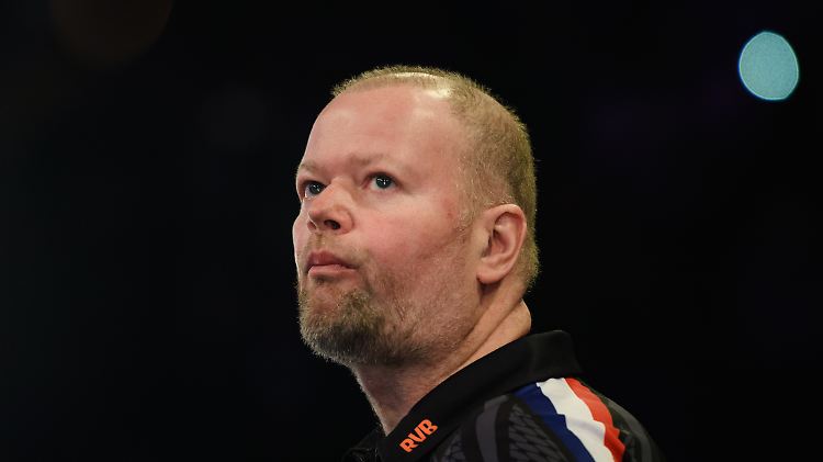 Letzte Premier-League-Teilnahme sicher: Raymond van Barneveld spielt noch eine Profisaison.