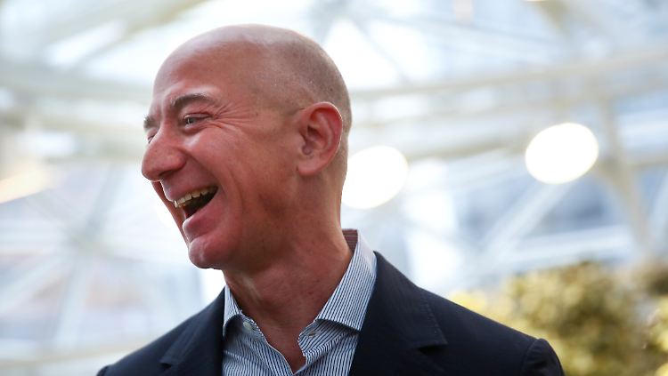 Hat mit glücklicher Scheidung und neuer Liebe derzeit gut zu lachen: Jeff Bezos