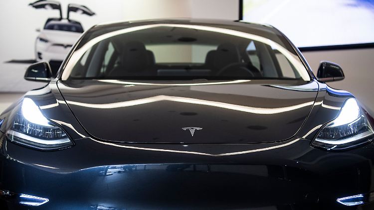 Mit dem "Model 3" will Tesla den Sprung auf den Massenmarkt schaffen.