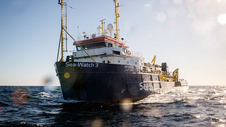 "Sea Watch 3" ist immer wieder auf Flüchtlings-Hilfsmissionen im Mittelmeer unterwegs.