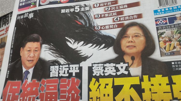 Eine Zeitung in Taiwan stellt den chinesischen Präsidenten Xi als Wolf dar, der Taiwans Staatschefin Tsai bedroht.