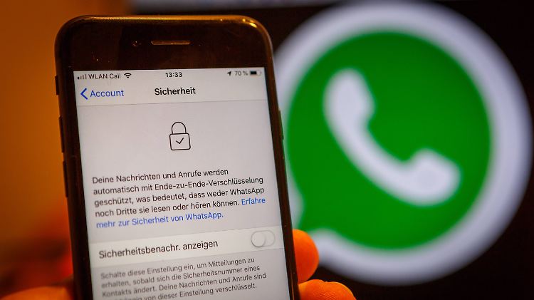 Den Weg zum Arzt sparen und den AU-Schein via Whatsapp erhalten. - seit Ende 2018 ist das möglich.
