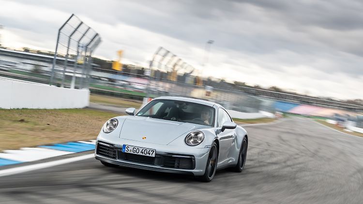 Wichtigste Neuheit für Fahrdynamiker ist der Porsche 911.