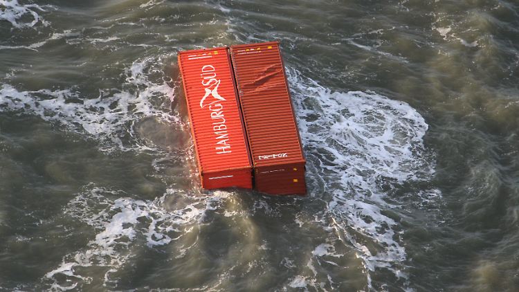 Mehr als 270 Container sind in der Nordsee über Bord gegangen, noch sind zahlreiche von ihnen verschollen.