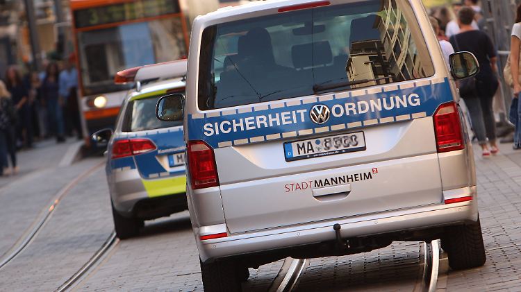 Viele Dienstfahrzeuge von Polizei und Ordnungsämtern in Baden-Württemberg sind von VW.