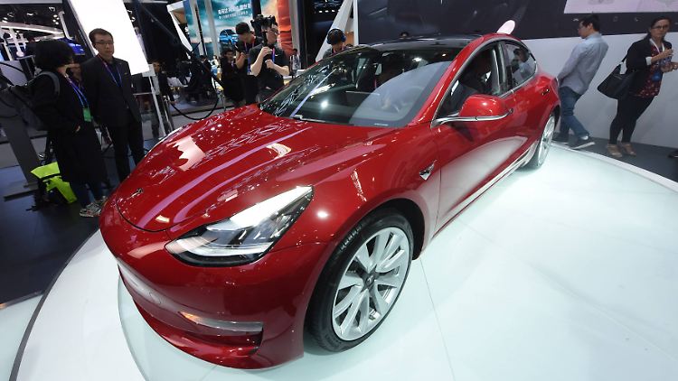 Ohne Teile aus China fährt sie nicht: Teslas neue Limousine Model 3.