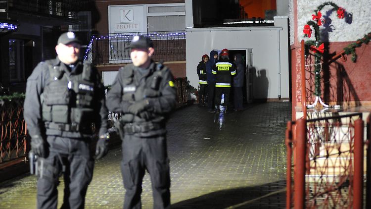 Die Feuerwehr kam zu spät, um die Mädchen noch zu retten.
