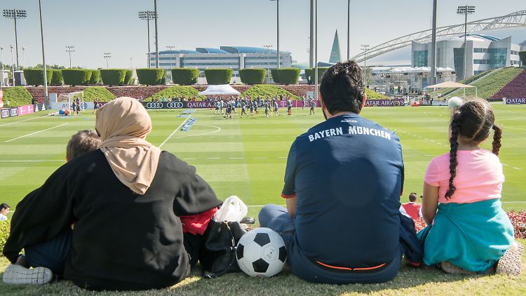 Die Idylle im Trainingslager des FC Bayern in Katar trügt.