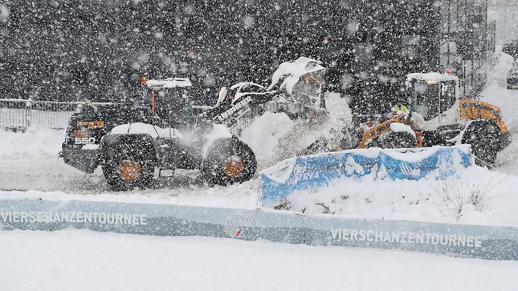 An Skispringen war im Bischofshofener Schnee nicht zu denken.