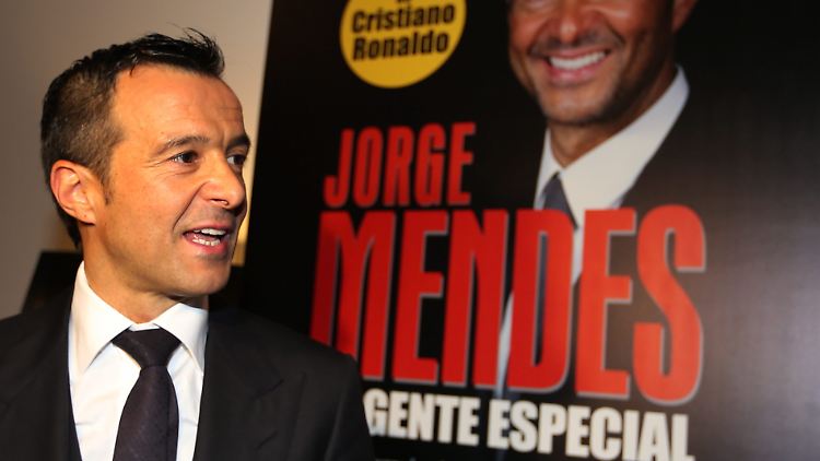 Der portugiesische Spielervermittler Jorge Mendes bei der Präsentation seines Buches "Jorge Mendes, The Special Agent" 2015 in Lissabon, Portugal.