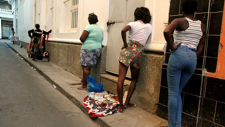 Prostituierte in Mosambik. Frauen, die in die Hände von Menschenhändlern fallen, droht meist sexuelle Ausbeutung.