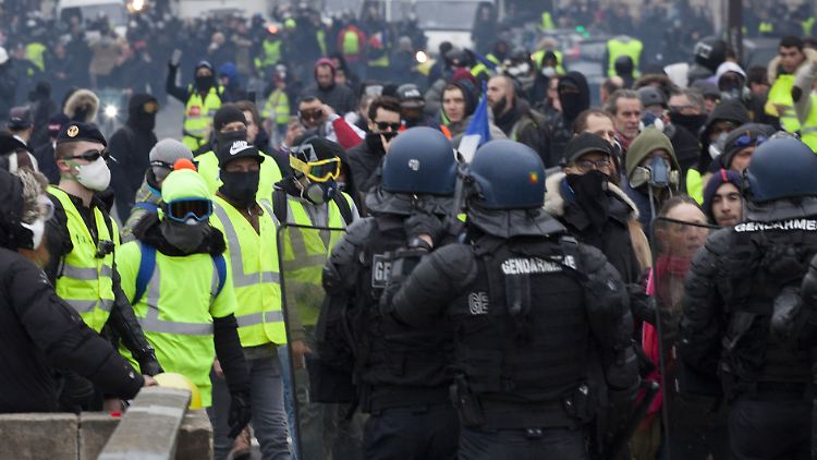 Auch an diesem Samstag lieferten sich Demonstranten wieder Auseinandersetzungen mit der Polizei.