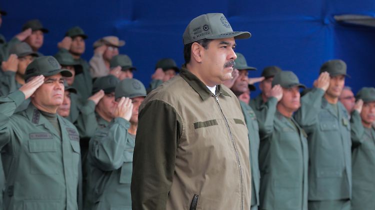 Nicolás Maduro hält trotz Zweifeln an der Rechtmäßigkeit seiner Wiederwahl fest.