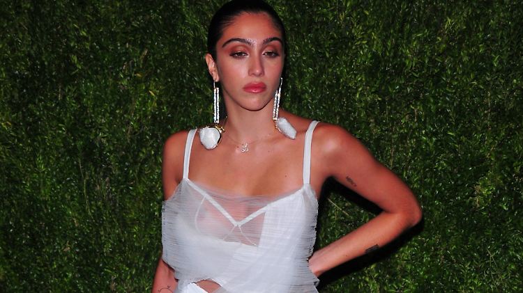 Glücklich schaut sie hier auch nicht gerade aus der Wäsche: Lourdes Leon bei einer Gala im November 2018 in New York.