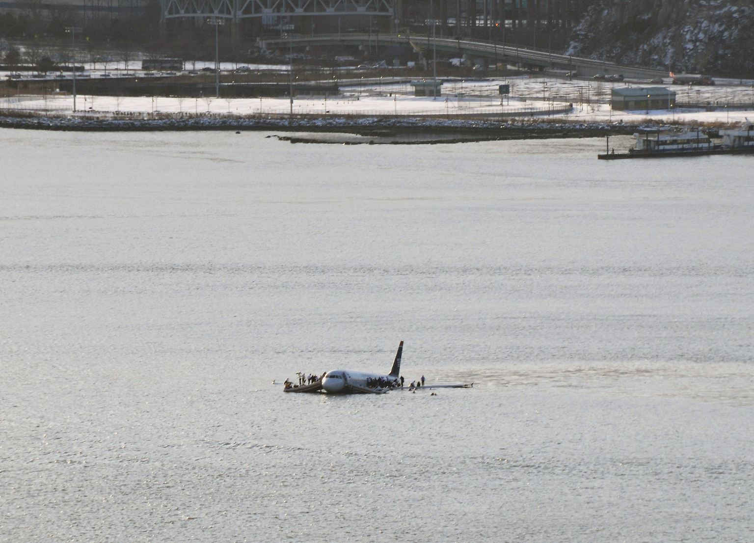 Am 15. Januar 2009 schaut die Welt nach New York, mitten im Hudson River schwimmt ein Airbus A320.